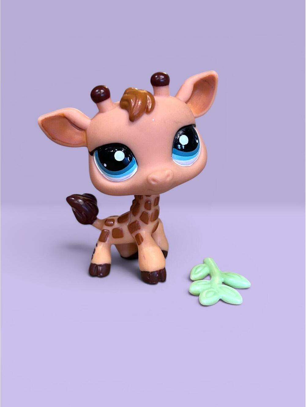 Littlest Pet Shop LPS Giraffe #1610 with Accessory